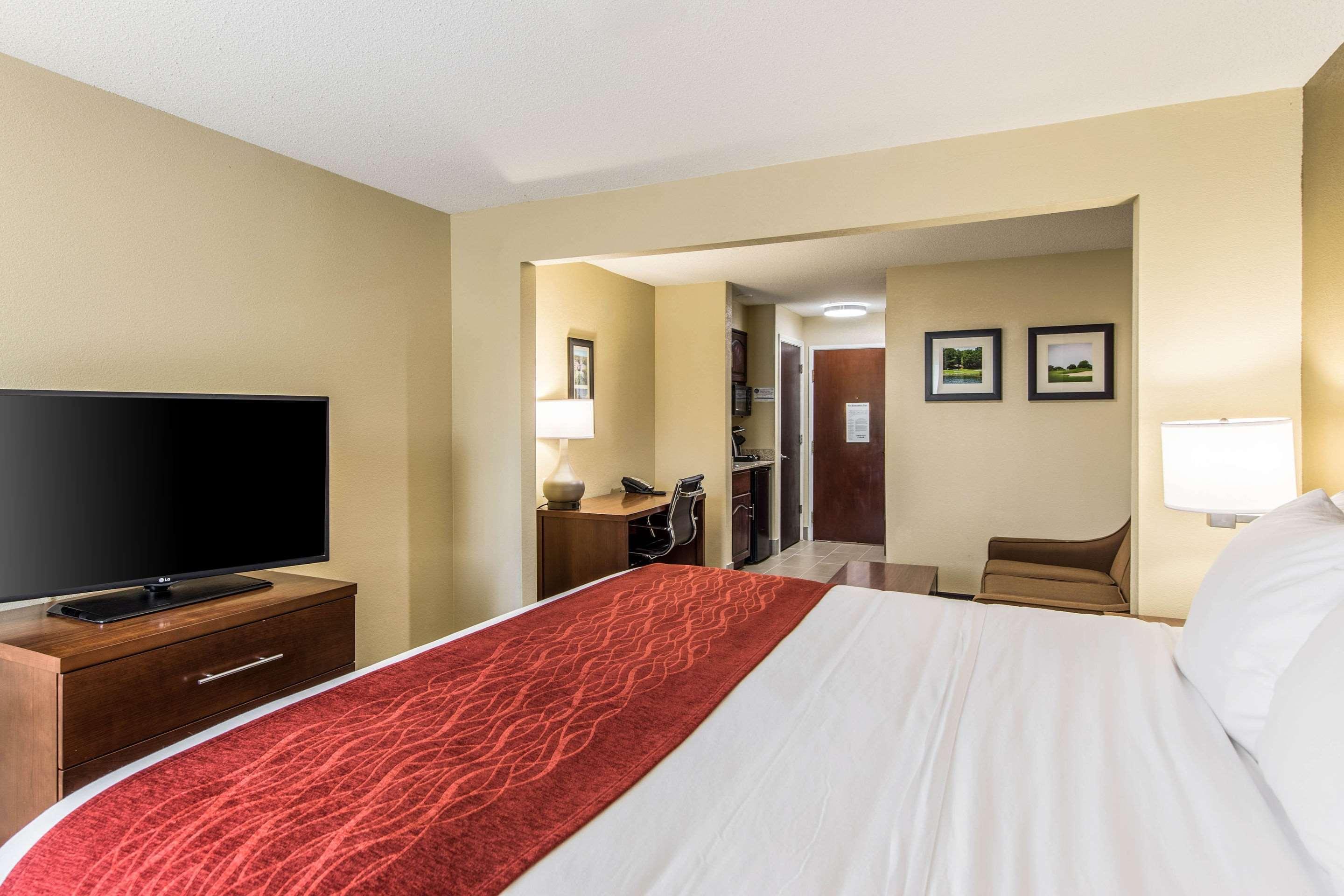 Comfort Inn & Suites Greenwood Near University Eksteriør billede