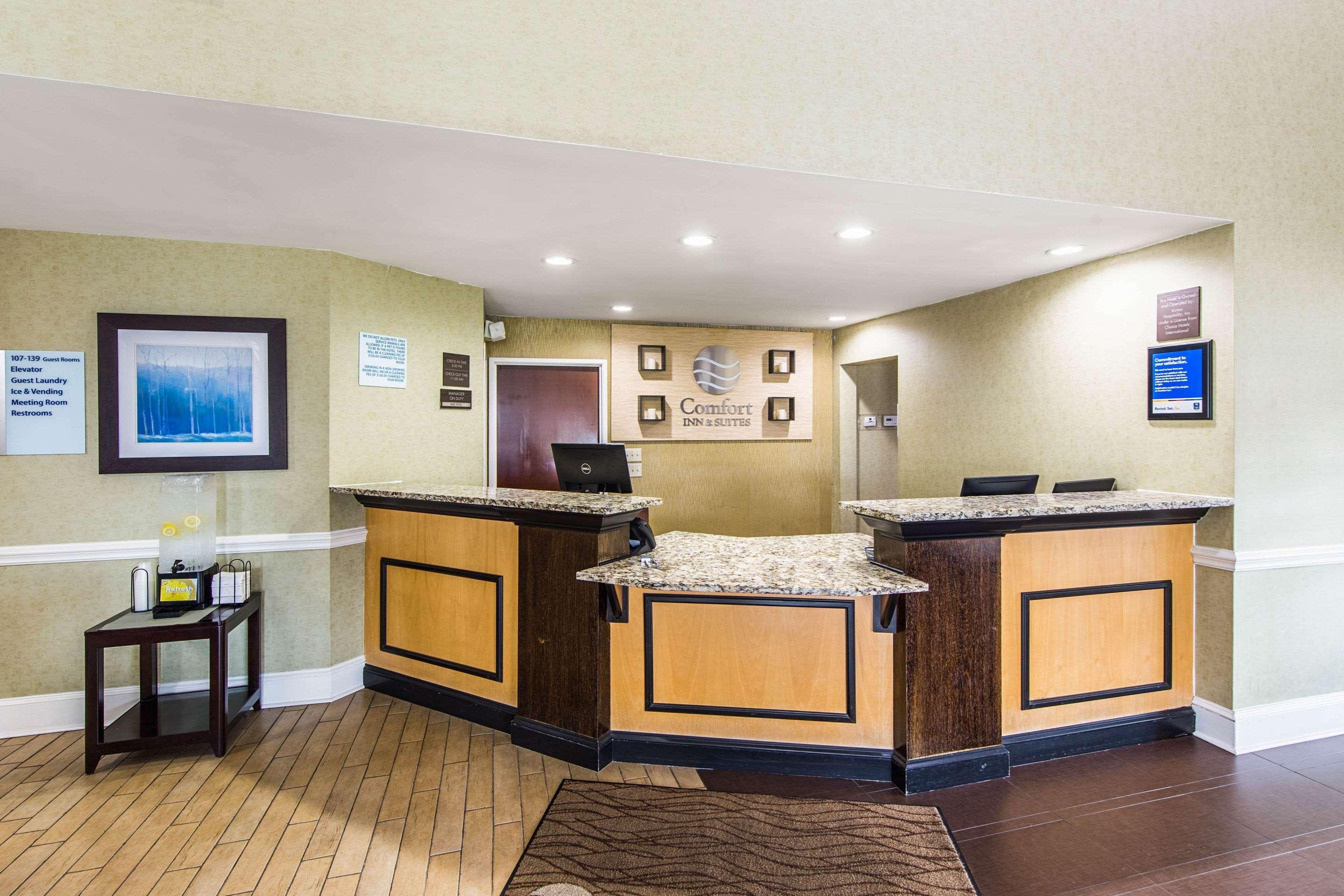 Comfort Inn & Suites Greenwood Near University Eksteriør billede