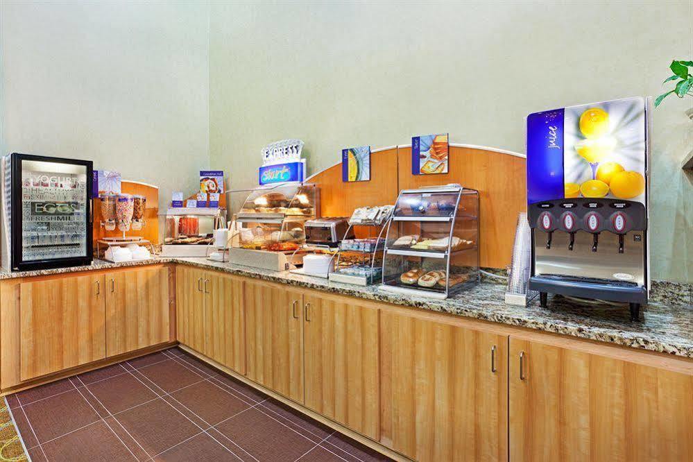 Comfort Inn & Suites Greenwood Near University Eksteriør billede